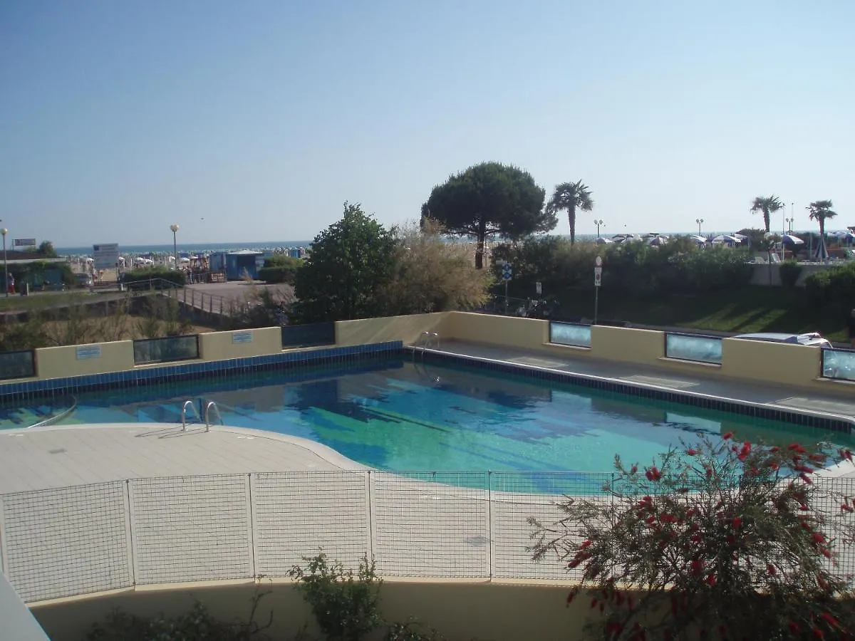 Lovely Holiday Apartment With Sea View - Beahost Bibione Italië